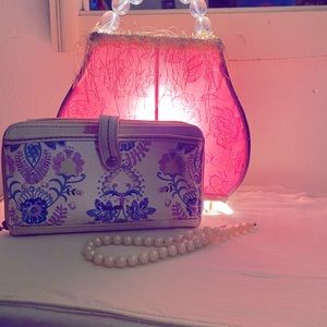 The Sak Vista Smartphone Wristlet